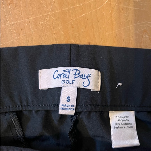 Women’s golf apparel bundle - Picture 10 of 16